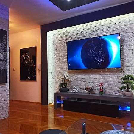 Apartman Aurelius - Private Parking โอซีเยก ภายนอก รูปภาพ