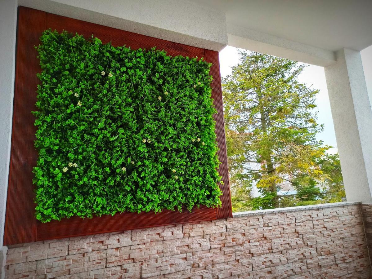 Apartman Aurelius - Private Parking โอซีเยก ภายนอก รูปภาพ