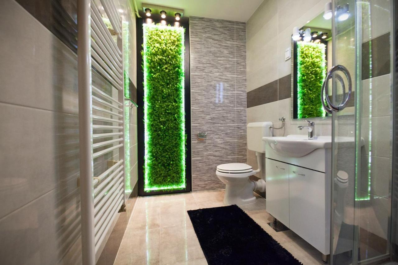 Apartman Aurelius - Private Parking โอซีเยก ภายนอก รูปภาพ