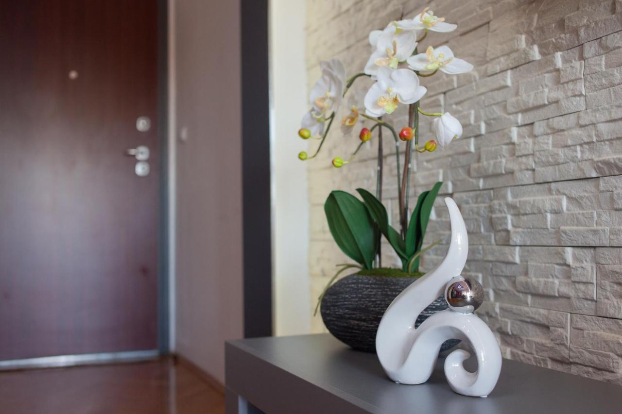 Apartman Aurelius - Private Parking โอซีเยก ภายนอก รูปภาพ